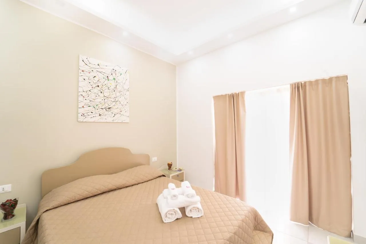 Hotel Royal H Umberto I, Napoli Centro, by ClaPa Group 0*,