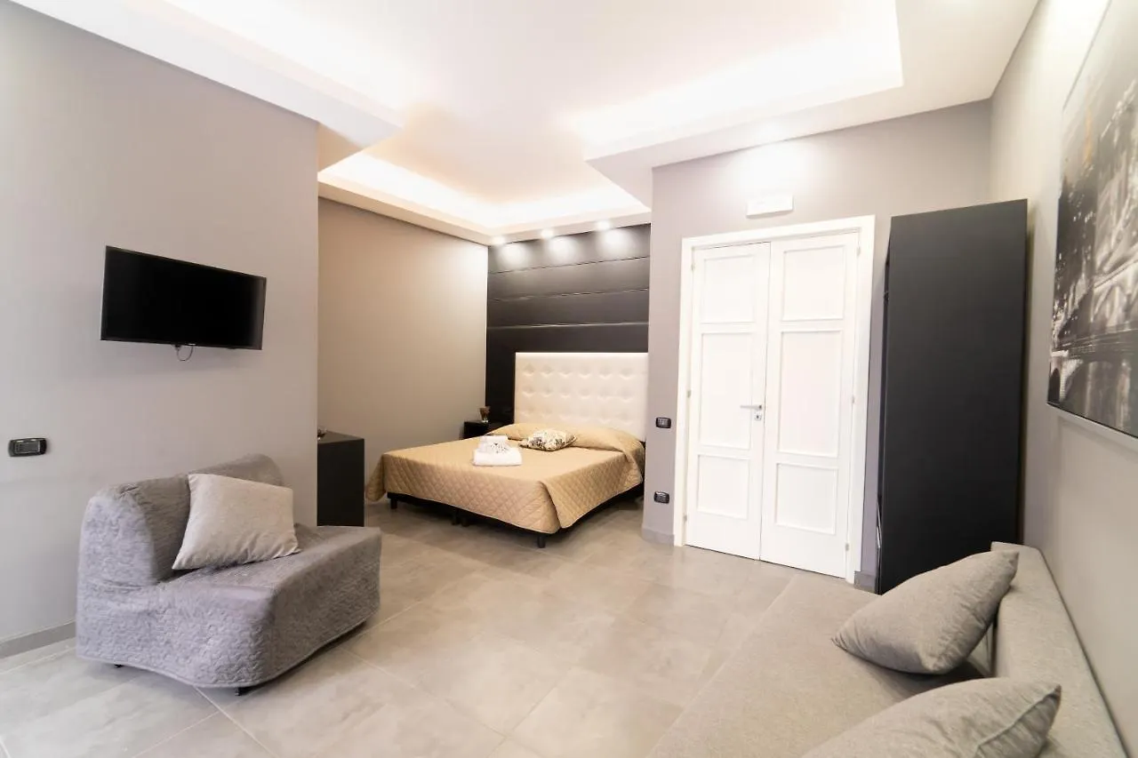 Hotel Royal H Umberto I, Napoli Centro, by ClaPa Group 0*,