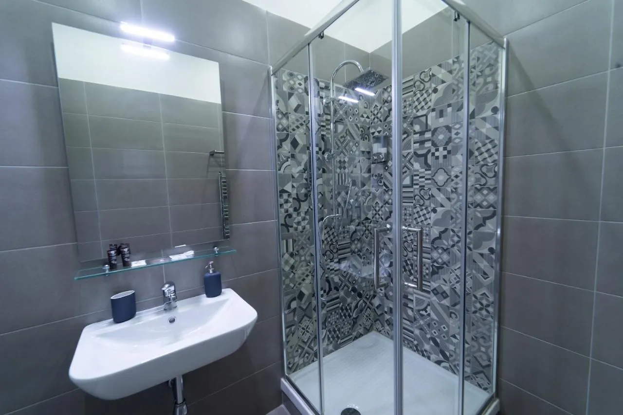 Hotel Royal H Umberto I, Napoli Centro, by ClaPa Group Affittacamere