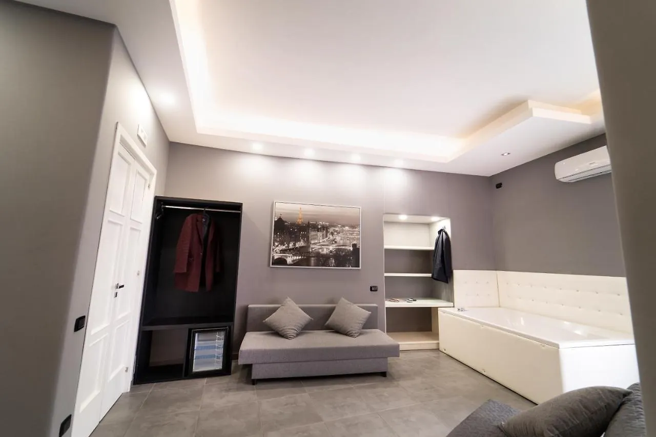 Affittacamere Hotel Royal H Umberto I, Napoli Centro, by ClaPa Group Italia